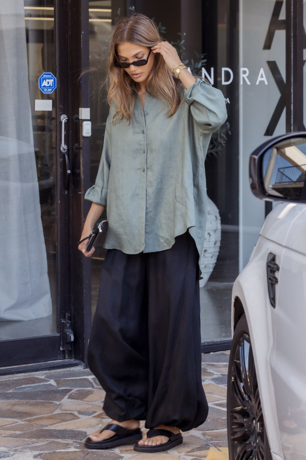 4 12 Things That Make You Look Frumpy and Instantly Age Your Style