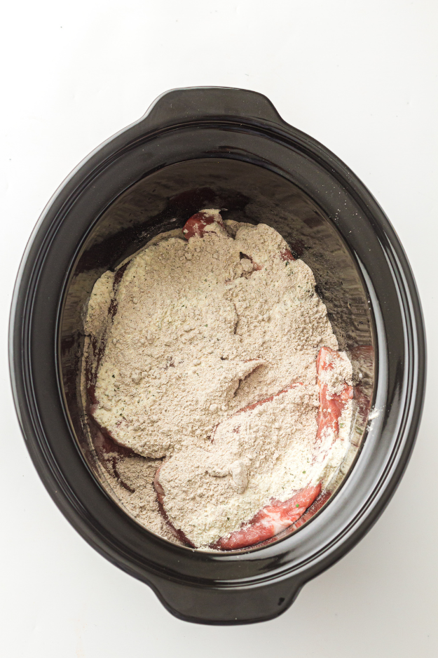 The Slow Cooker Mississippi Pork Roast You Make on Busy Days (and Still Win Dinner) The Slow Cooker Mississippi Pork Roast You Make on Busy Days (and Still Win Dinner)