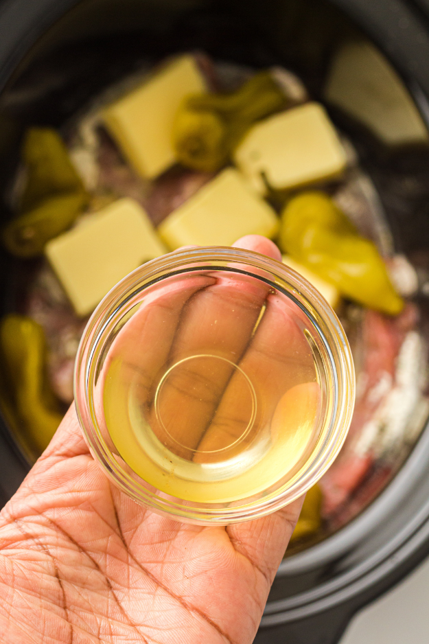 The Slow Cooker Mississippi Pork Roast You Make on Busy Days (and Still Win Dinner) The Slow Cooker Mississippi Pork Roast You Make on Busy Days (and Still Win Dinner)