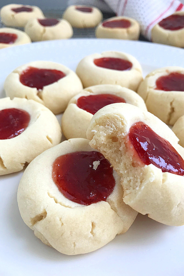 40 Berry Dessert Recipes That Melt in Your Mouth and Leave You Wanting Another Bite 40 Berry Dessert Recipes That Melt in Your Mouth and Leave You Wanting Another Bite