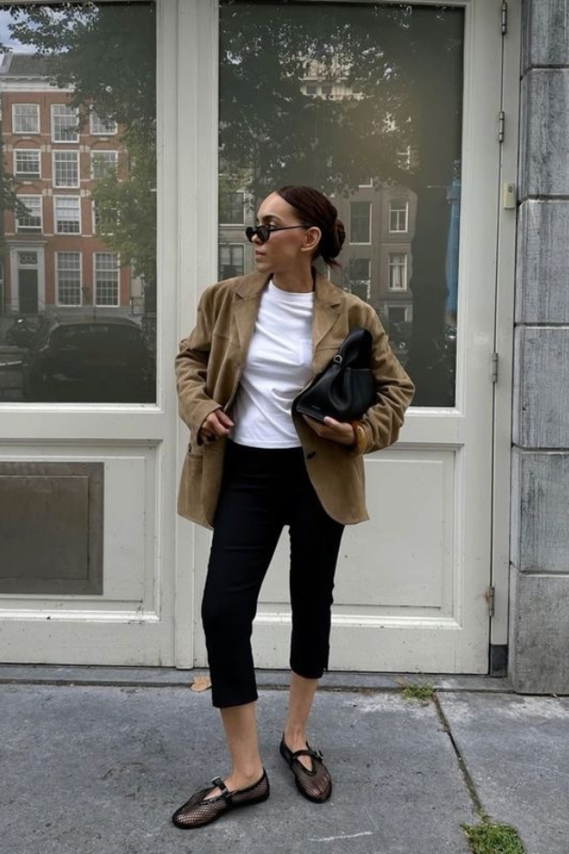 19 Capri Outfits That Actually Feel Stylish Again (Not Stuck in the Past) 19 Capri Outfits That Actually Feel Stylish Again (Not Stuck in the Past)