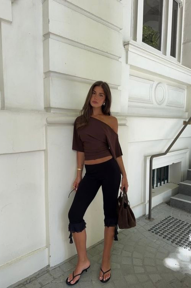 19 Capri Outfits That Actually Feel Stylish Again (Not Stuck in the Past) 19 Capri Outfits That Actually Feel Stylish Again (Not Stuck in the Past)