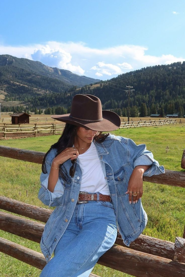 21 Cowgirl Outfits Perfect for Concerts, Festivals, and Summer Nights 21 Cowgirl Outfits Perfect for Concerts, Festivals, and Summer Nights