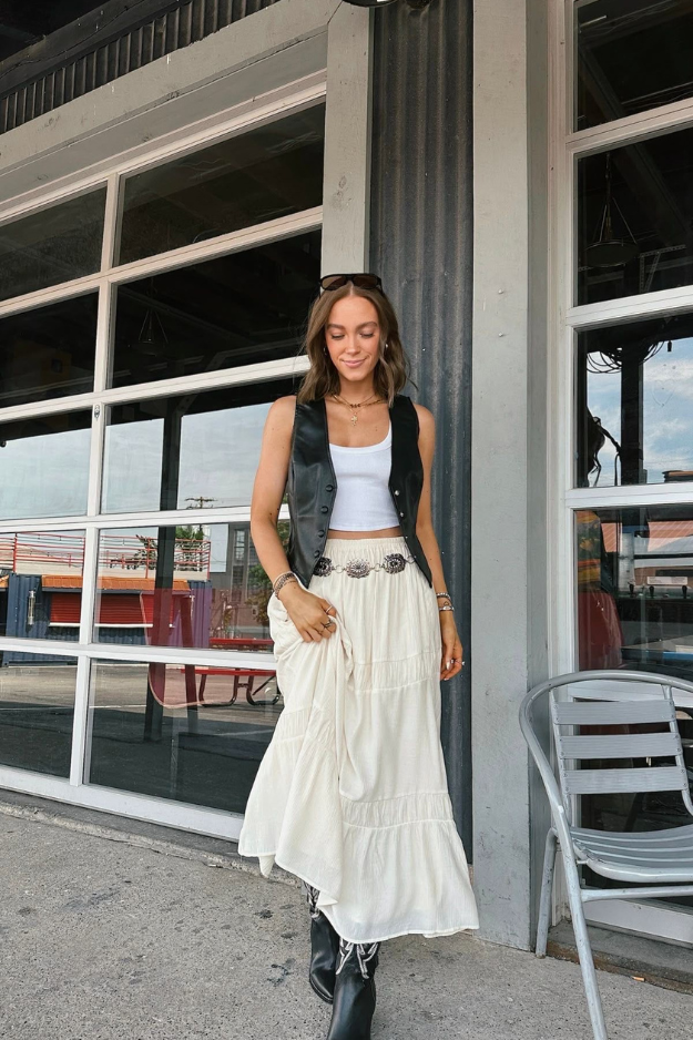 21 Cowgirl Outfits Perfect for Concerts, Festivals, and Summer Nights 21 Cowgirl Outfits Perfect for Concerts, Festivals, and Summer Nights