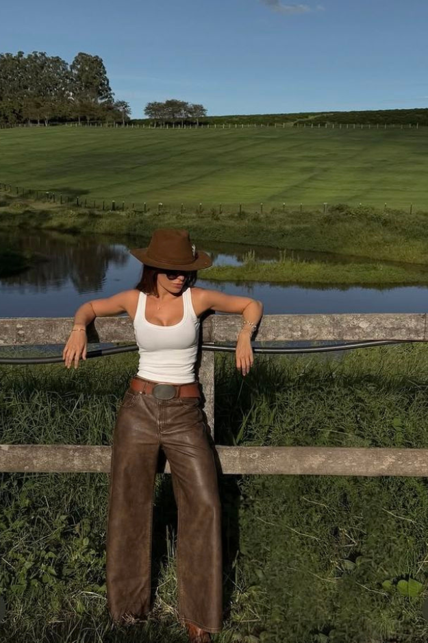 21 Cowgirl Outfits Perfect for Concerts, Festivals, and Summer Nights 21 Cowgirl Outfits Perfect for Concerts, Festivals, and Summer Nights