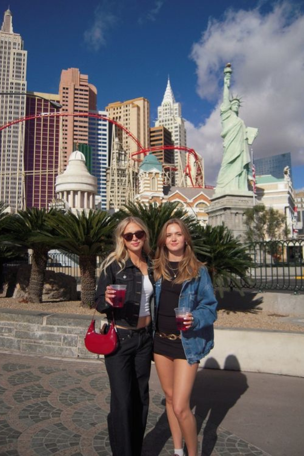 23 Hot-Girl Las Vegas Outfits Made for Rooftops, Casinos, and Late Nights 23 Hot-Girl Las Vegas Outfits Made for Rooftops, Casinos, and Late Nights