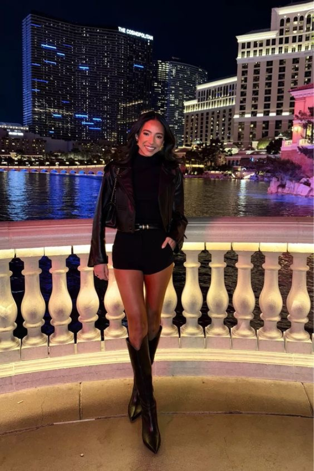 23 Hot-Girl Las Vegas Outfits Made for Rooftops, Casinos, and Late Nights 23 Hot-Girl Las Vegas Outfits Made for Rooftops, Casinos, and Late Nights