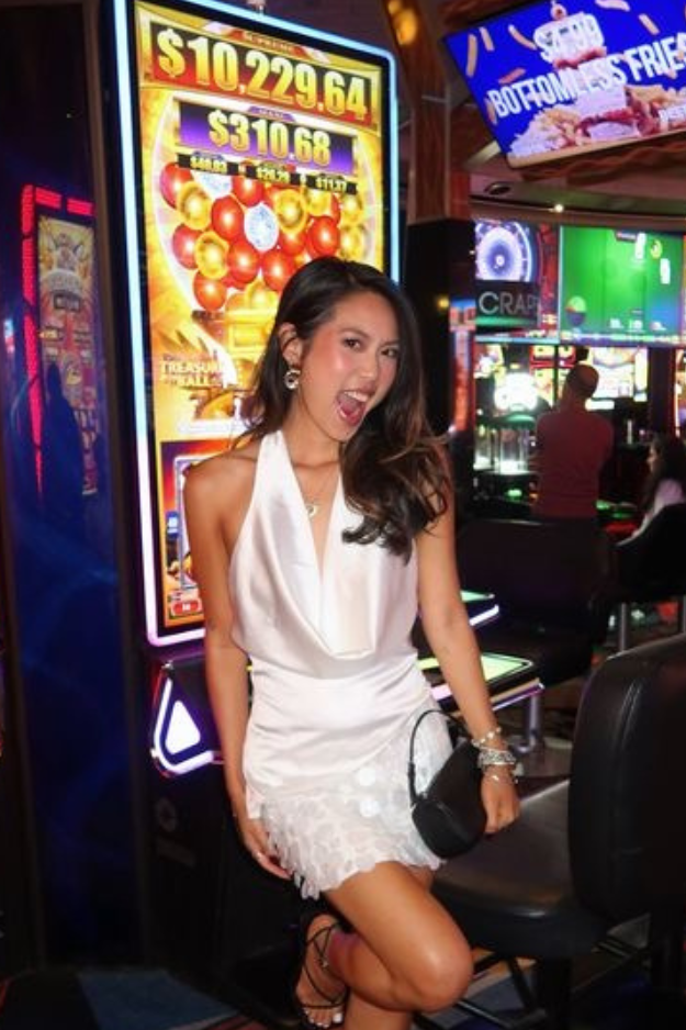 23 Hot-Girl Las Vegas Outfits Made for Rooftops, Casinos, and Late Nights 23 Hot-Girl Las Vegas Outfits Made for Rooftops, Casinos, and Late Nights
