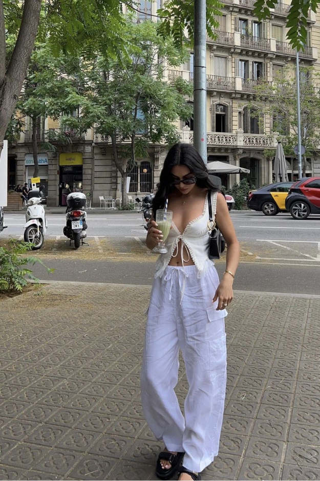 18 Effortless & Endlessly Stylish Linen Pants Outfits That Will Carry You Through Every Season 18 Effortless & Endlessly Stylish Linen Pants Outfits That Will Carry You Through Every Season
