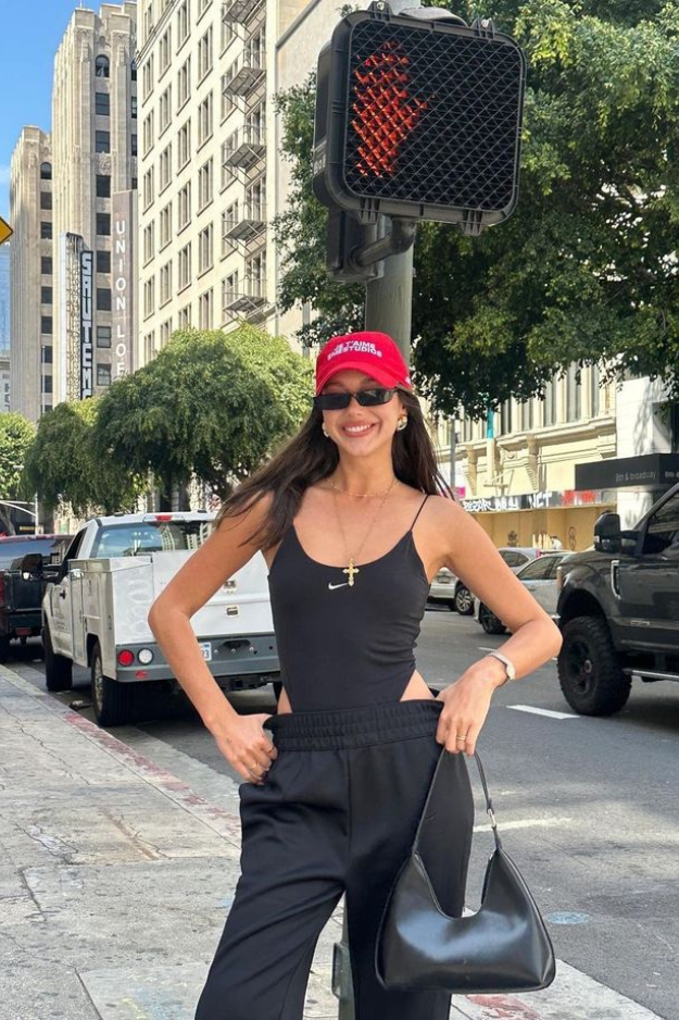 34 NYC Summer Outfits That Keep You Cool Without Killing the Outfit 34 NYC Summer Outfits That Keep You Cool Without Killing the Outfit