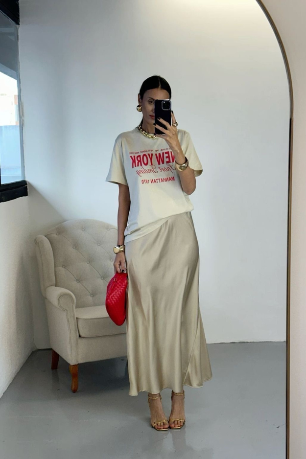 18 Oversized T-Shirt Outfits That Feel Effortless but Still Get Compliments 18 Oversized T-Shirt Outfits That Feel Effortless but Still Get Compliments