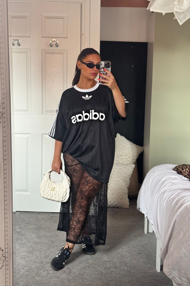 18 Oversized T-Shirt Outfits That Feel Effortless but Still Get Compliments 18 Oversized T-Shirt Outfits That Feel Effortless but Still Get Compliments