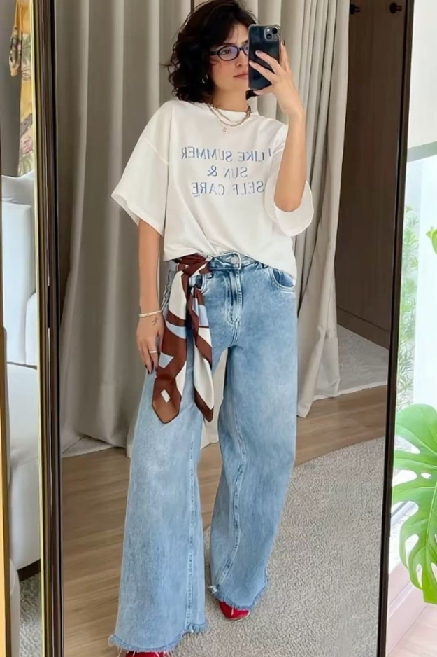 18 Oversized T-Shirt Outfits That Feel Effortless but Still Get Compliments 18 Oversized T-Shirt Outfits That Feel Effortless but Still Get Compliments
