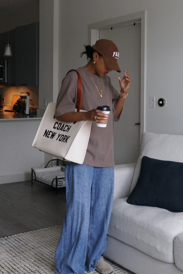18 Oversized T-Shirt Outfits That Feel Effortless but Still Get Compliments 18 Oversized T-Shirt Outfits That Feel Effortless but Still Get Compliments
