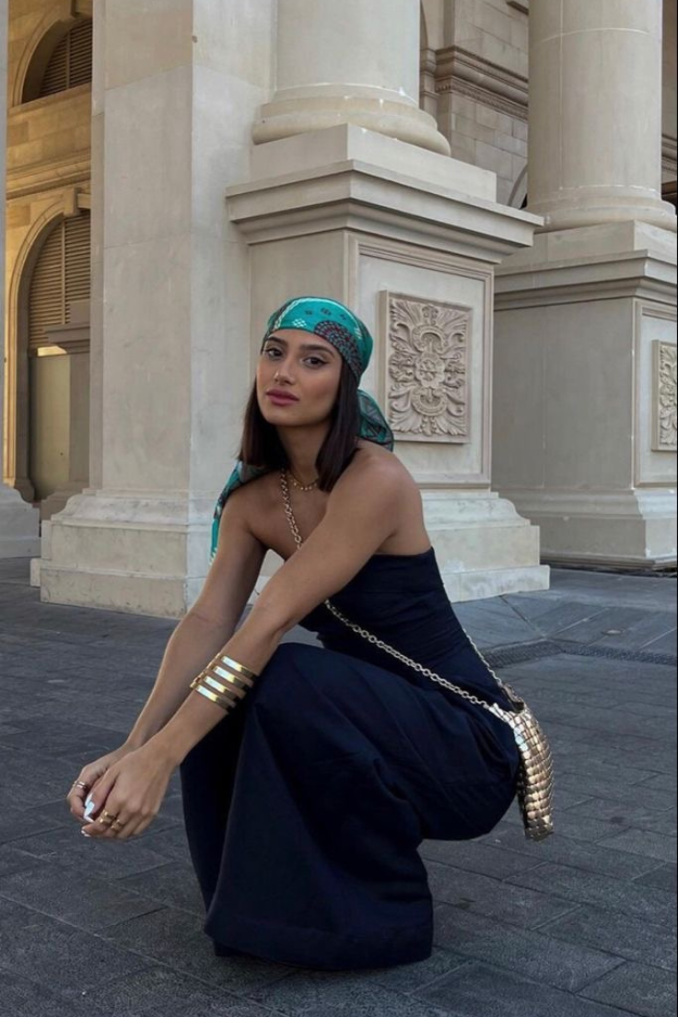 20 Chic Scarf Outfits That Turn a Simple Outfit Into Something Way More Put Together 20 Chic Scarf Outfits That Turn a Simple Outfit Into Something Way More Put Together