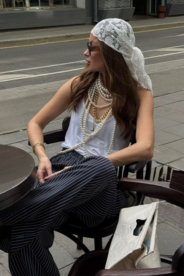 20 Chic Scarf Outfits That Turn a Simple Outfit Into Something Way More Put Together 20 Chic Scarf Outfits That Turn a Simple Outfit Into Something Way More Put Together
