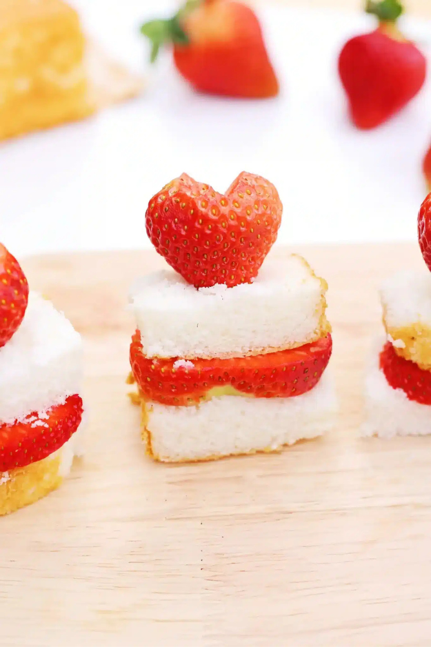 26 Strawberry Desserts That Are Almost Too Pretty to Eat (Almost) 26 Strawberry Desserts That Are Almost Too Pretty to Eat (Almost)