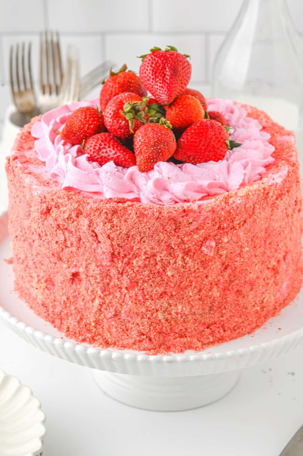 26 Strawberry Desserts That Are Almost Too Pretty to Eat (Almost) 26 Strawberry Desserts That Are Almost Too Pretty to Eat (Almost)