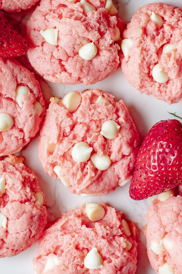 26 Strawberry Desserts That Are Almost Too Pretty to Eat (Almost) 26 Strawberry Desserts That Are Almost Too Pretty to Eat (Almost)
