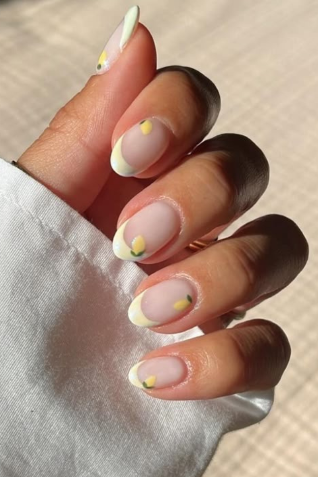 23 Cute Summer French Tips With Tiny Details That Make Them Low-Key Addictive 23 Cute Summer French Tips With Tiny Details That Make Them Low-Key Addictive