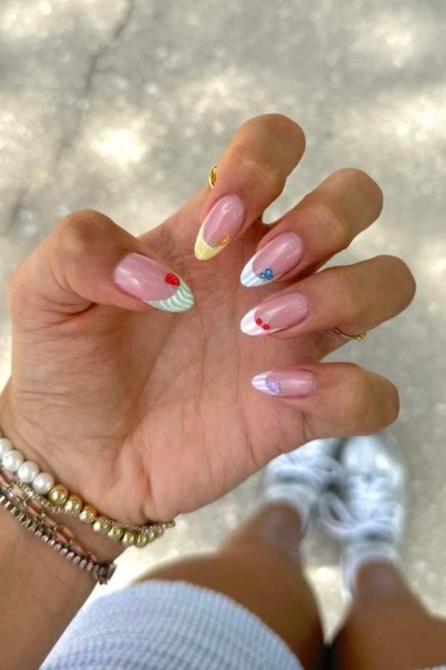 23 Cute Summer French Tips With Tiny Details That Make Them Low-Key Addictive 23 Cute Summer French Tips With Tiny Details That Make Them Low-Key Addictive