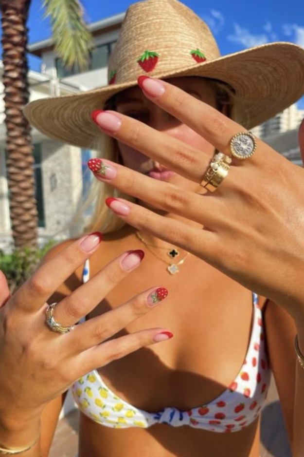 23 Cute Summer French Tips With Tiny Details That Make Them Low-Key Addictive 23 Cute Summer French Tips With Tiny Details That Make Them Low-Key Addictive