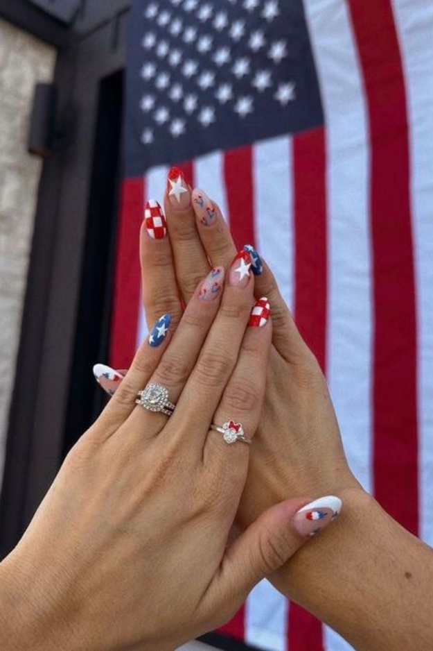 27 Cute 4th of July Nail ideas That Were Basically Made for Fireworks Photos 27 Cute 4th of July Nail ideas That Were Basically Made for Fireworks Photos