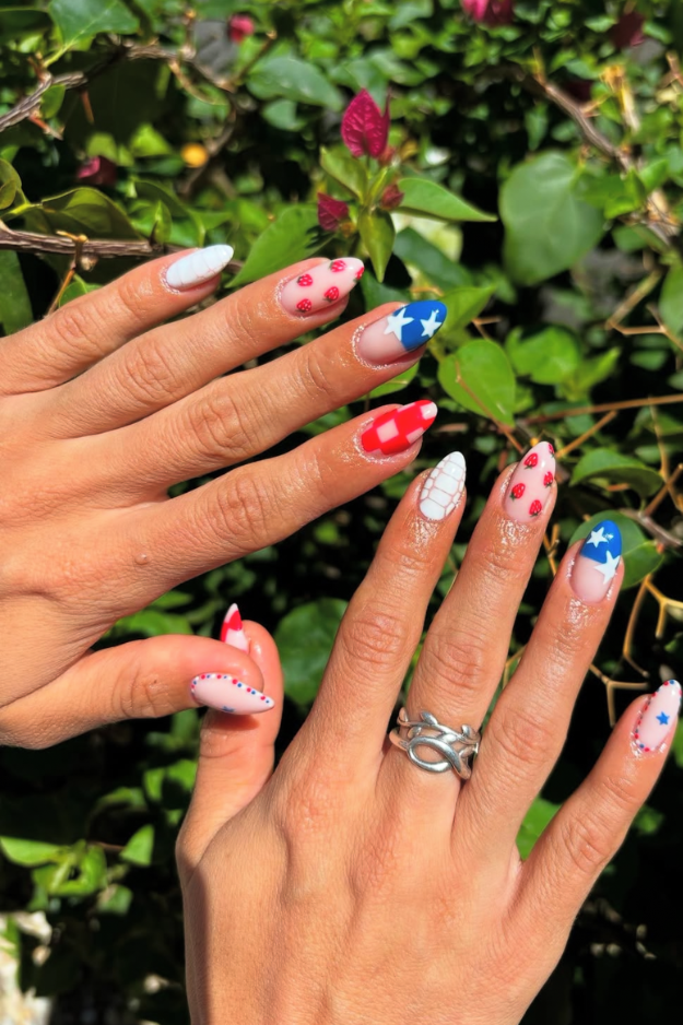 27 Cute 4th of July Nail ideas That Were Basically Made for Fireworks Photos 27 Cute 4th of July Nail ideas That Were Basically Made for Fireworks Photos