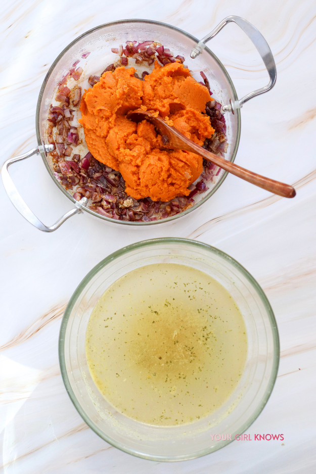 Creamy Pumpkin Soup That Tastes Like Something You’d Order at a Cozy Café Creamy Pumpkin Soup That Tastes Like Something You’d Order at a Cozy Café