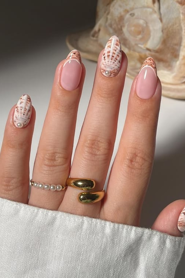 19 Trendy August Nails You’ll Want Before Fall Starts Sneaking In 19 Trendy August Nails You’ll Want Before Fall Starts Sneaking In
