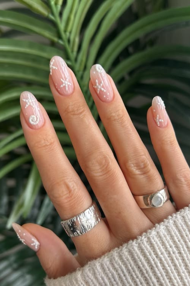 19 Trendy August Nails You’ll Want Before Fall Starts Sneaking In 19 Trendy August Nails You’ll Want Before Fall Starts Sneaking In