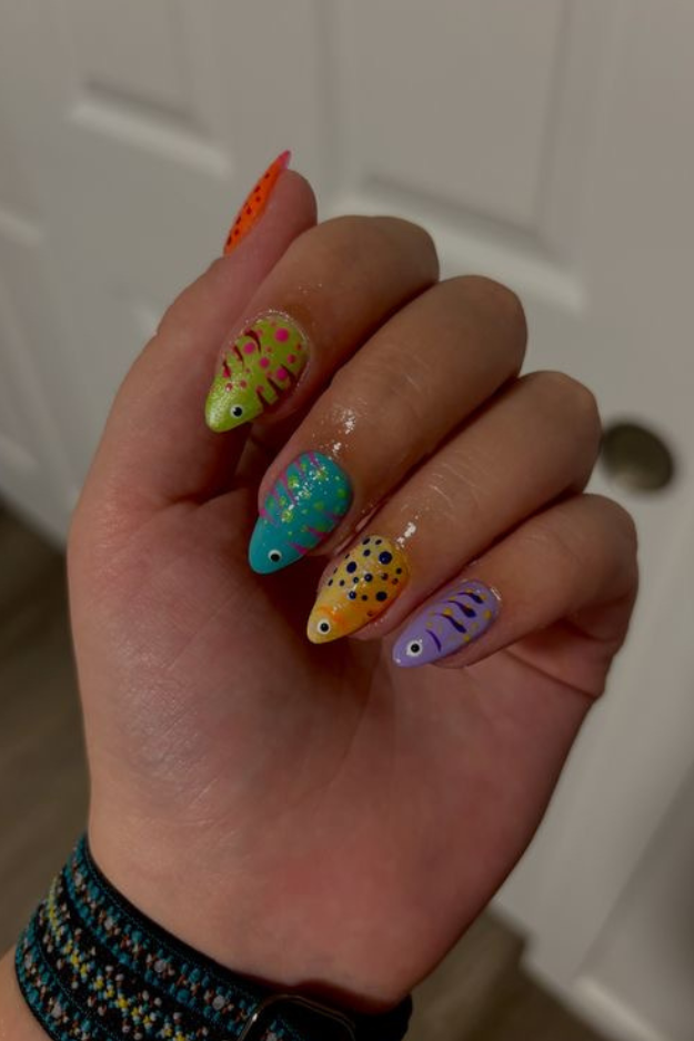 17 Statement Fish Nails That Were Definitely Made to Get Compliments 17 Statement Fish Nails That Were Definitely Made to Get Compliments
