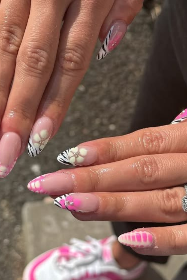 17 Trendy July Nails That Feel Like Sunshine, Iced Drinks, and Late Summer Nights 17 Trendy July Nails That Feel Like Sunshine, Iced Drinks, and Late Summer Nights