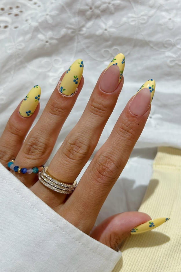 17 Trendy July Nails That Feel Like Sunshine, Iced Drinks, and Late Summer Nights 17 Trendy July Nails That Feel Like Sunshine, Iced Drinks, and Late Summer Nights