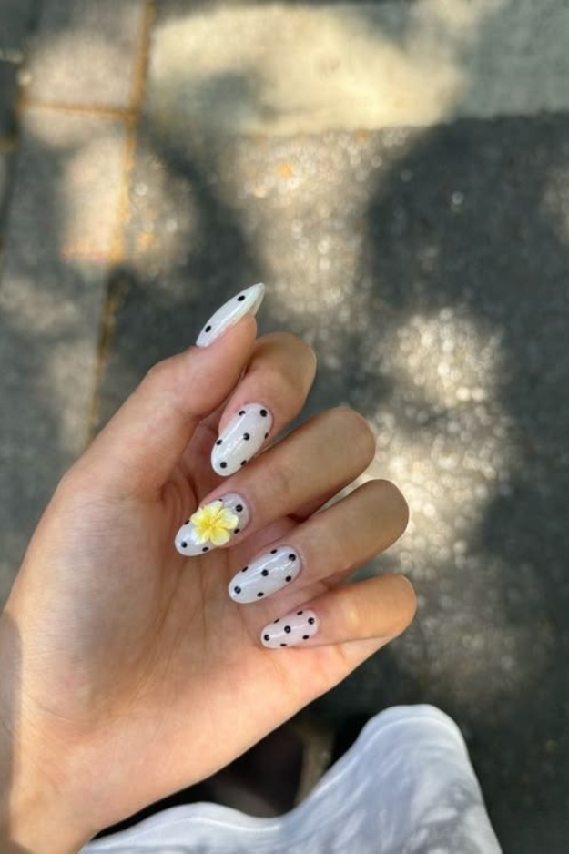 27 Fresh June Nails That Feel Like the Start of Summer in the Best Way 27 Fresh June Nails That Feel Like the Start of Summer in the Best Way