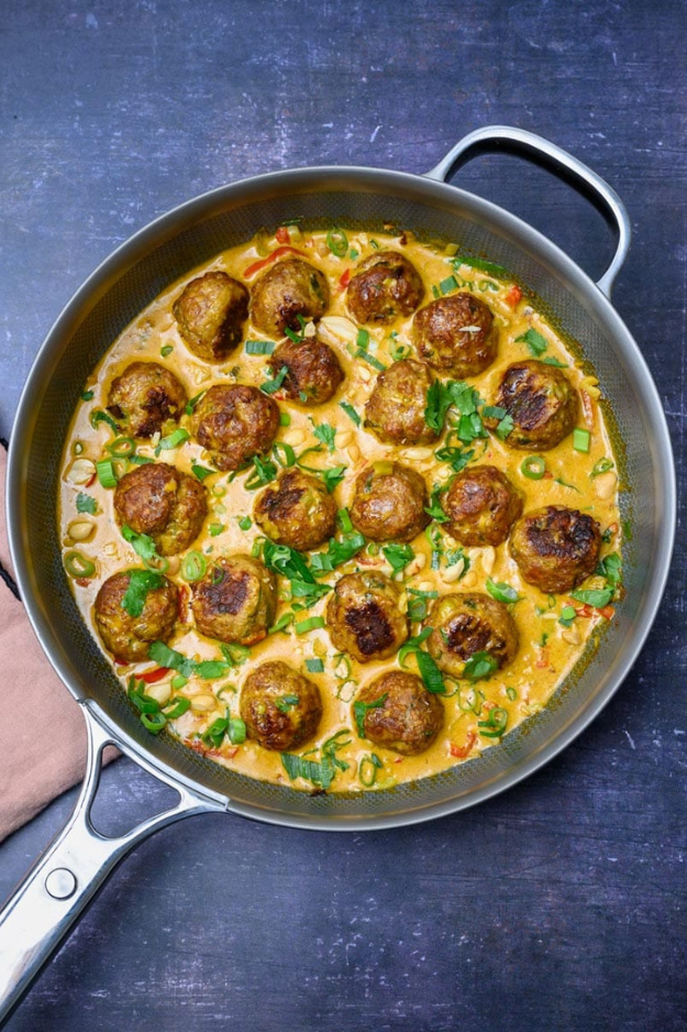 29 Juicy Meatball Recipes That Taste Like Someone’s Grandma Secretly Made Them 29 Juicy Meatball Recipes That Taste Like Someone’s Grandma Secretly Made Them