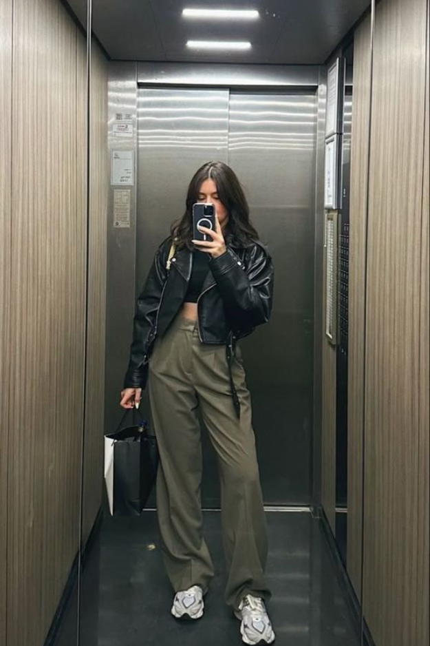 22 Cool-Girl New Balance 9060 Outfits That Make Chunky Sneakers Look So Good 22 Cool-Girl New Balance 9060 Outfits That Make Chunky Sneakers Look So Good