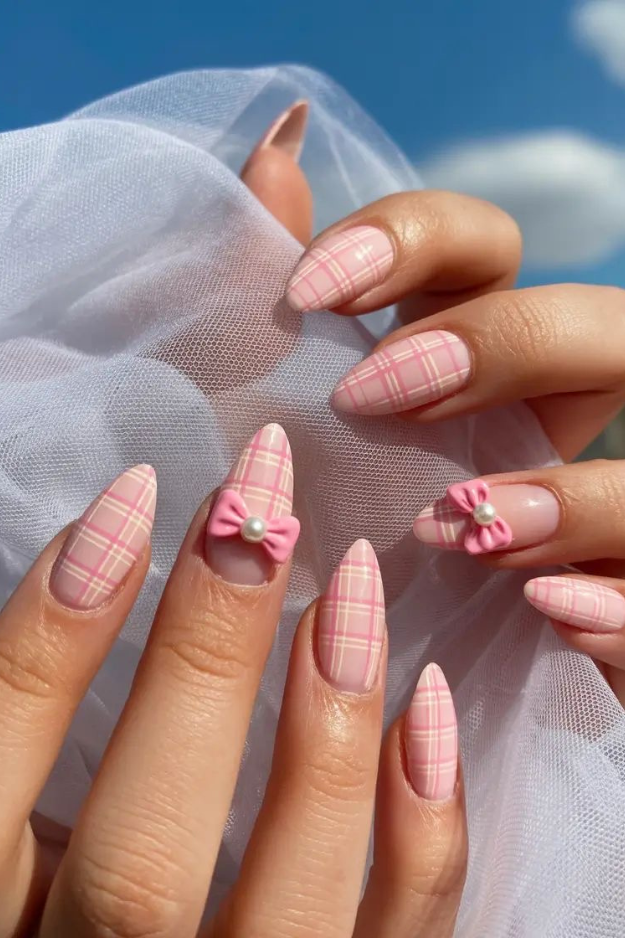 12 Pink Plaid Nails So Pretty, They Belong on a Pinterest Mood Board 12 Pink Plaid Nails So Pretty, They Belong on a Pinterest Mood Board