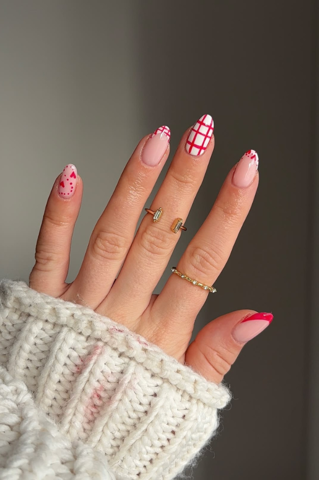 12 Pink Plaid Nails So Pretty, They Belong on a Pinterest Mood Board 12 Pink Plaid Nails So Pretty, They Belong on a Pinterest Mood Board