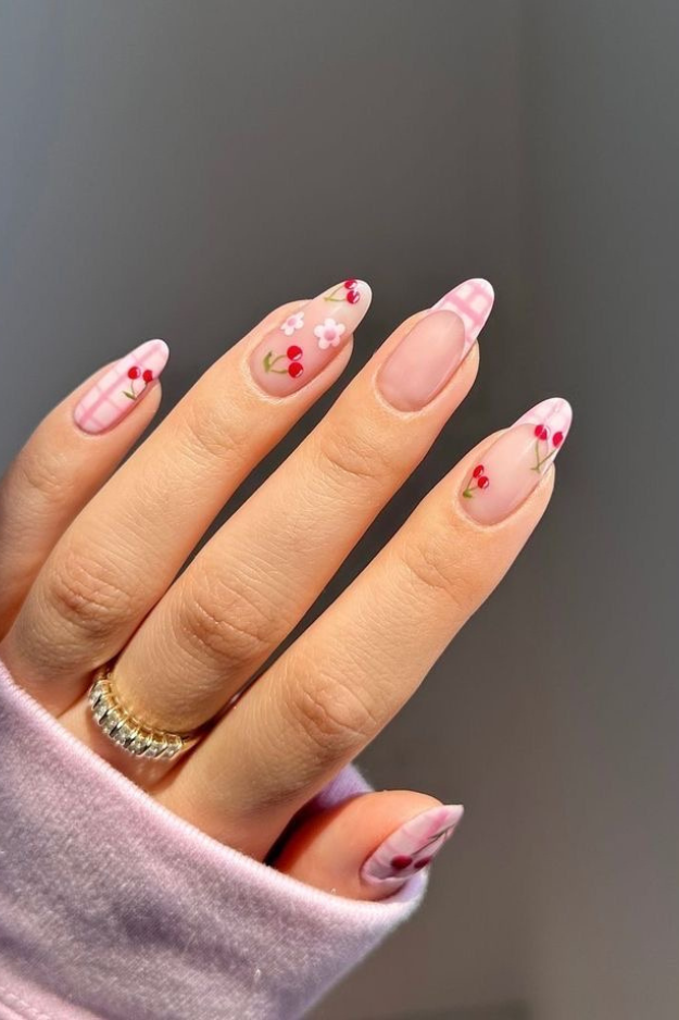 12 Pink Plaid Nails So Pretty, They Belong on a Pinterest Mood Board 12 Pink Plaid Nails So Pretty, They Belong on a Pinterest Mood Board