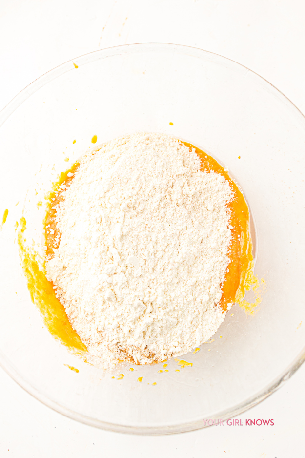 Pumpkin Muffins With Tall Bakery-Style Tops and the Softest Spiced Centers Pumpkin Muffins With Tall Bakery-Style Tops and the Softest Spiced Centers