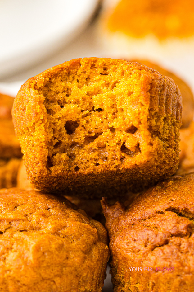 Pumpkin Muffins With Tall Bakery-Style Tops and the Softest Spiced Centers Pumpkin Muffins With Tall Bakery-Style Tops and the Softest Spiced Centers