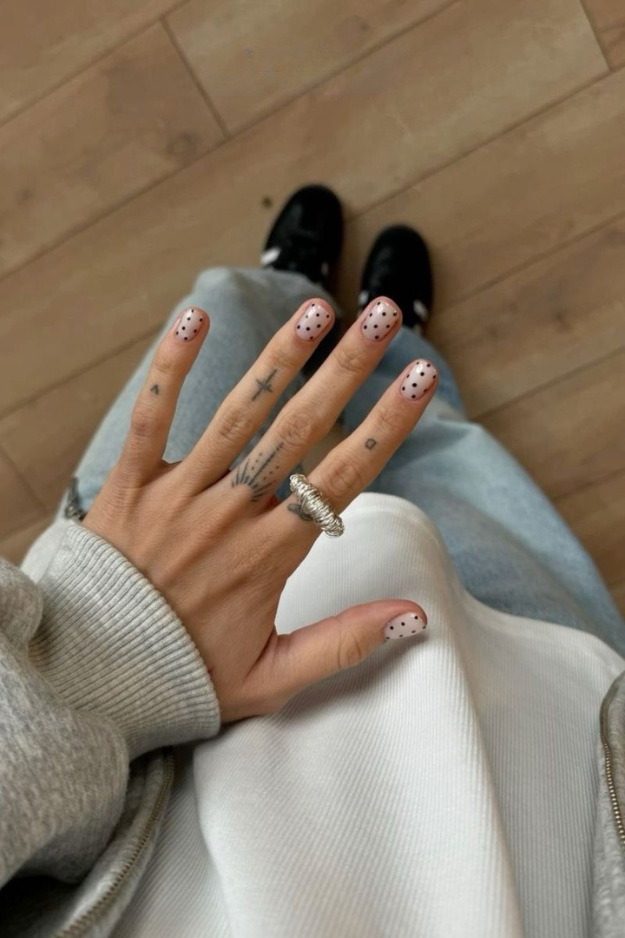 25 Clean-Girl Short Square Nails That Look Expensive Without Trying Too Hard 25 Clean-Girl Short Square Nails That Look Expensive Without Trying Too Hard