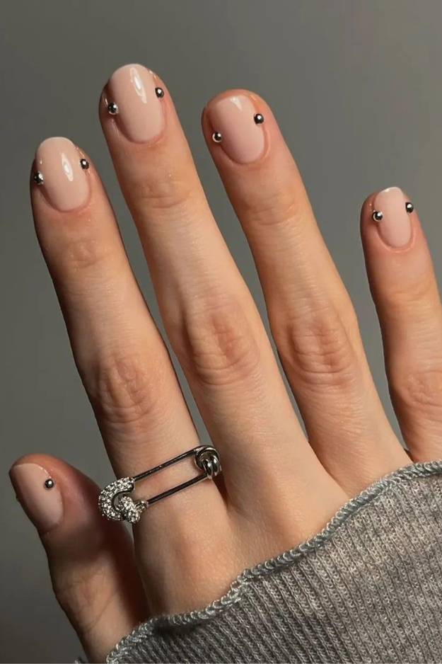 25 Clean-Girl Short Square Nails That Look Expensive Without Trying Too Hard 25 Clean-Girl Short Square Nails That Look Expensive Without Trying Too Hard