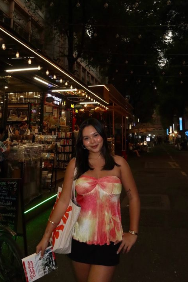 What to Wear in Vietnam to Dress Like You Own the Place (24 Outfits That Travel Well!) What to Wear in Vietnam to Dress Like You Own the Place (24 Outfits That Travel Well!)