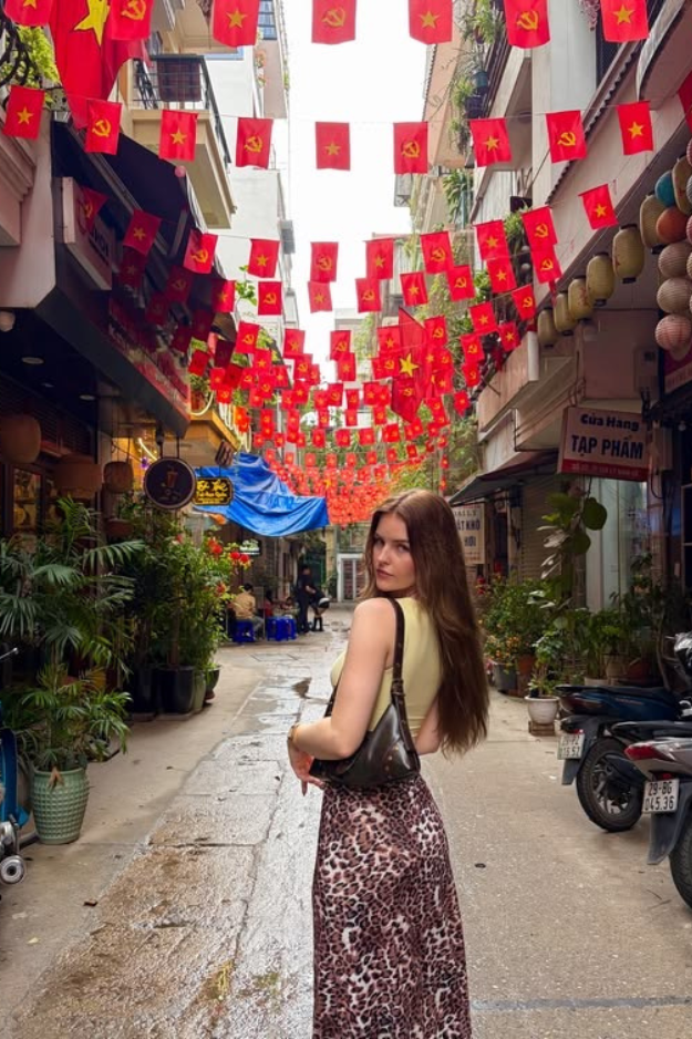 What to Wear in Vietnam to Dress Like You Own the Place (24 Outfits That Travel Well!) What to Wear in Vietnam to Dress Like You Own the Place (24 Outfits That Travel Well!)