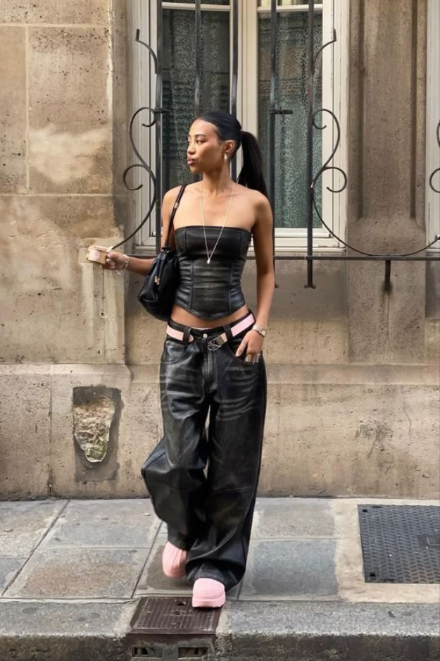 16 Cool-Girl Y2K Outfits That Look Straight Out of an Early 2000s Movie 16 Cool-Girl Y2K Outfits That Look Straight Out of an Early 2000s Movie