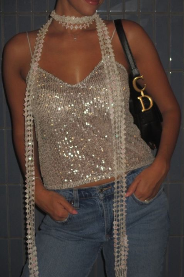16 Cool-Girl Y2K Outfits That Look Straight Out of an Early 2000s Movie 16 Cool-Girl Y2K Outfits That Look Straight Out of an Early 2000s Movie