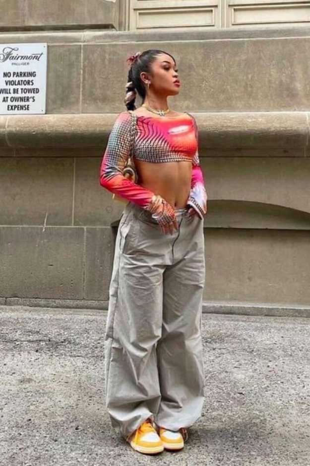 16 Cool-Girl Y2K Outfits That Look Straight Out of an Early 2000s Movie 16 Cool-Girl Y2K Outfits That Look Straight Out of an Early 2000s Movie