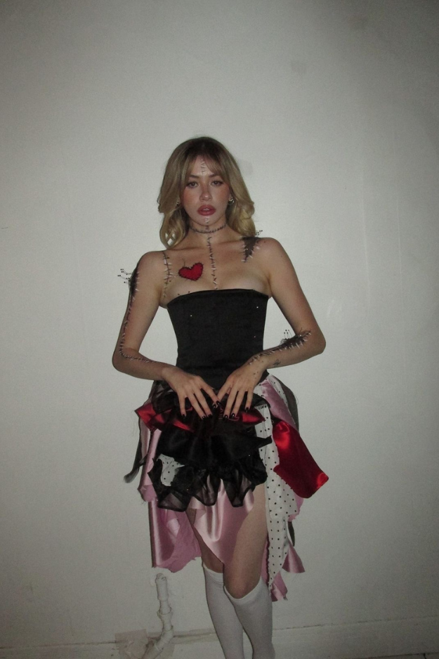 21 Scary Halloween Costumes Guaranteed to Be the Most Unsettling Look at the Party 21 Scary Halloween Costumes Guaranteed to Be the Most Unsettling Look at the Party